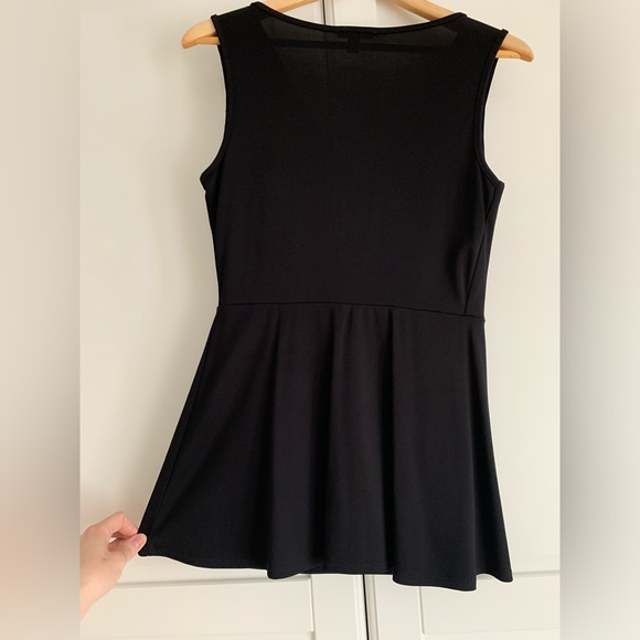 Black camisole from Jacob. Excellent condition. - Picture 4 of 6